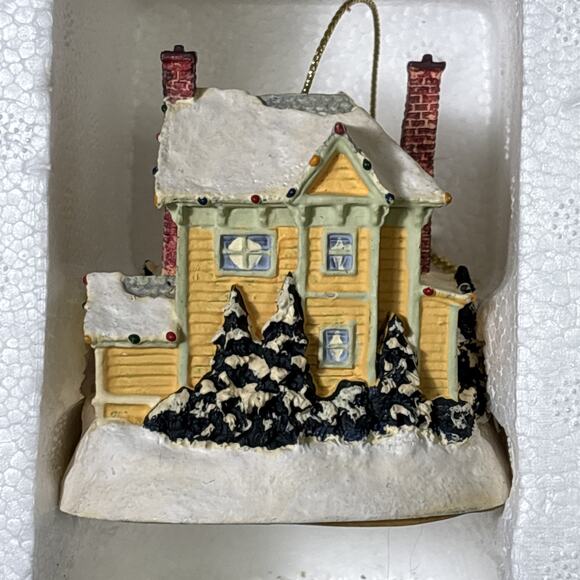 Bradford Exchange Thomas Kinkade Winter Memories Illuminated Ornament Bundle Lot - Picture 7 of 10